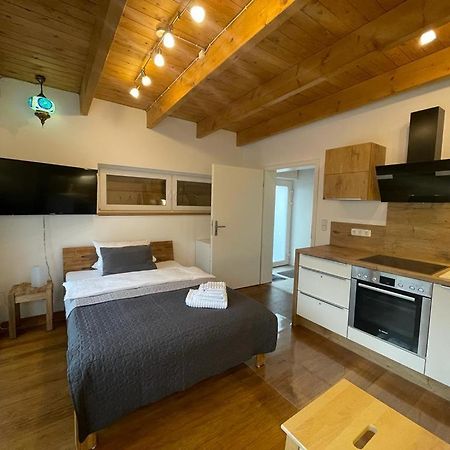 Ferienwohnung Im Stadtzentrum Von Bernau - Komfortable Wohnung Mit 2 Zimmern, Bad, Spuelmaschine, Waschmaschine, Komplette Kueche, Wlan, Terrasse, Ruhige Lage ベルナウ・バイ・ベルリン エクステリア 写真