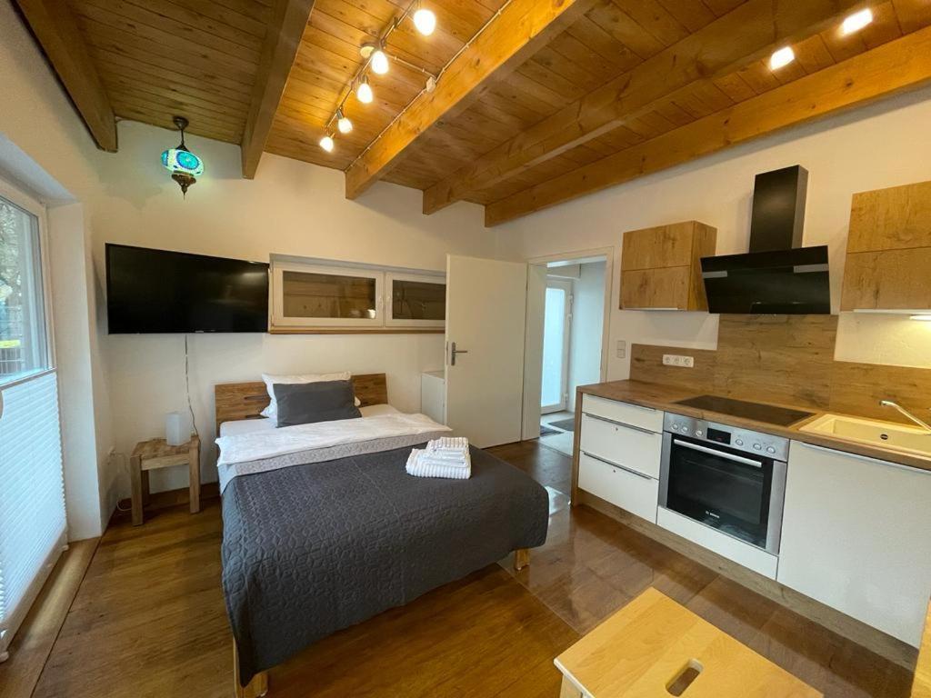 Ferienwohnung Im Stadtzentrum Von Bernau - Komfortable Wohnung Mit 2 Zimmern, Bad, Spuelmaschine, Waschmaschine, Komplette Kueche, Wlan, Terrasse, Ruhige Lage ベルナウ・バイ・ベルリン エクステリア 写真
