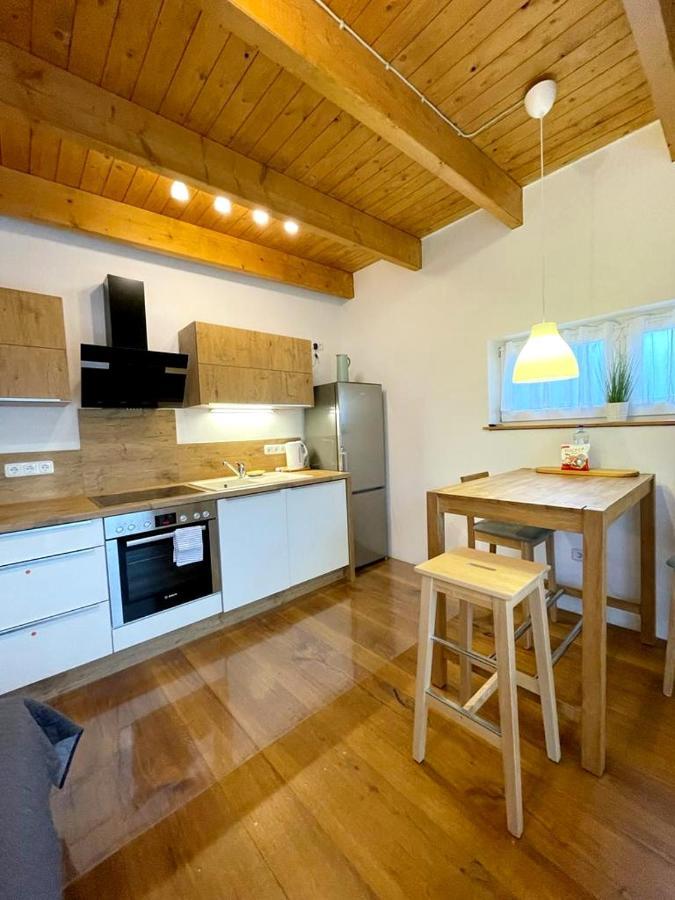 Ferienwohnung Im Stadtzentrum Von Bernau - Komfortable Wohnung Mit 2 Zimmern, Bad, Spuelmaschine, Waschmaschine, Komplette Kueche, Wlan, Terrasse, Ruhige Lage ベルナウ・バイ・ベルリン エクステリア 写真