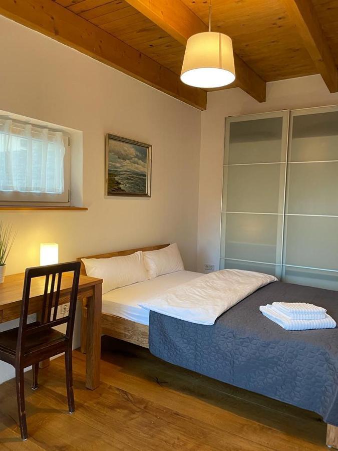 Ferienwohnung Im Stadtzentrum Von Bernau - Komfortable Wohnung Mit 2 Zimmern, Bad, Spuelmaschine, Waschmaschine, Komplette Kueche, Wlan, Terrasse, Ruhige Lage ベルナウ・バイ・ベルリン エクステリア 写真