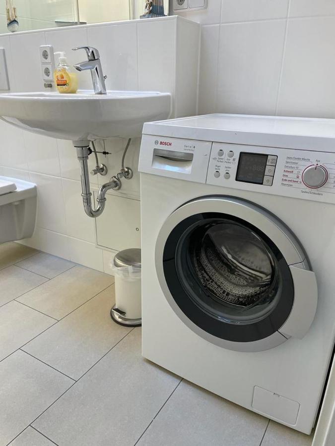 Ferienwohnung Im Stadtzentrum Von Bernau - Komfortable Wohnung Mit 2 Zimmern, Bad, Spuelmaschine, Waschmaschine, Komplette Kueche, Wlan, Terrasse, Ruhige Lage ベルナウ・バイ・ベルリン エクステリア 写真