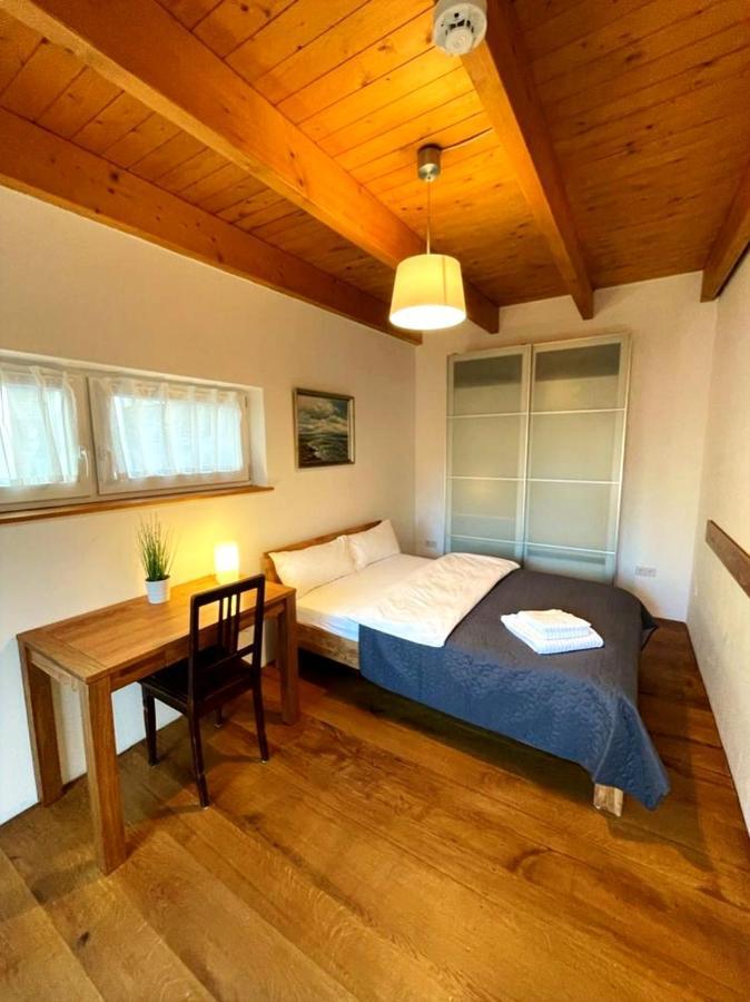 Ferienwohnung Im Stadtzentrum Von Bernau - Komfortable Wohnung Mit 2 Zimmern, Bad, Spuelmaschine, Waschmaschine, Komplette Kueche, Wlan, Terrasse, Ruhige Lage ベルナウ・バイ・ベルリン エクステリア 写真