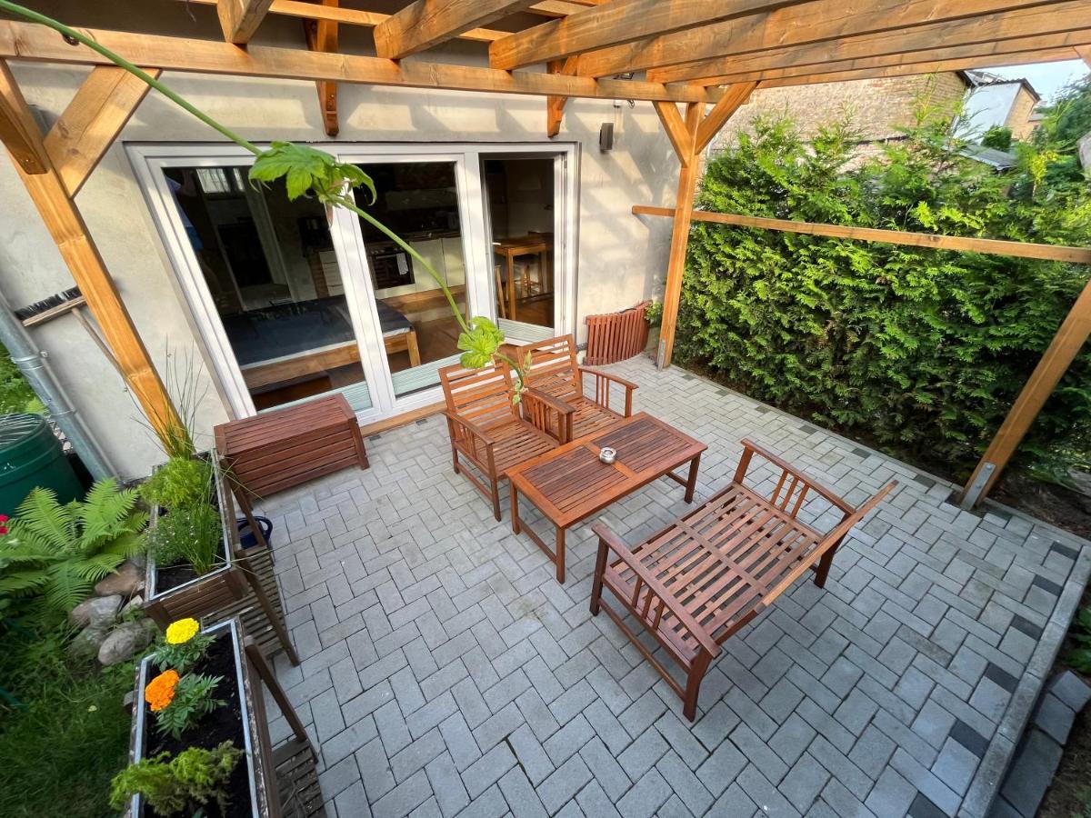 Ferienwohnung Im Stadtzentrum Von Bernau - Komfortable Wohnung Mit 2 Zimmern, Bad, Spuelmaschine, Waschmaschine, Komplette Kueche, Wlan, Terrasse, Ruhige Lage ベルナウ・バイ・ベルリン エクステリア 写真